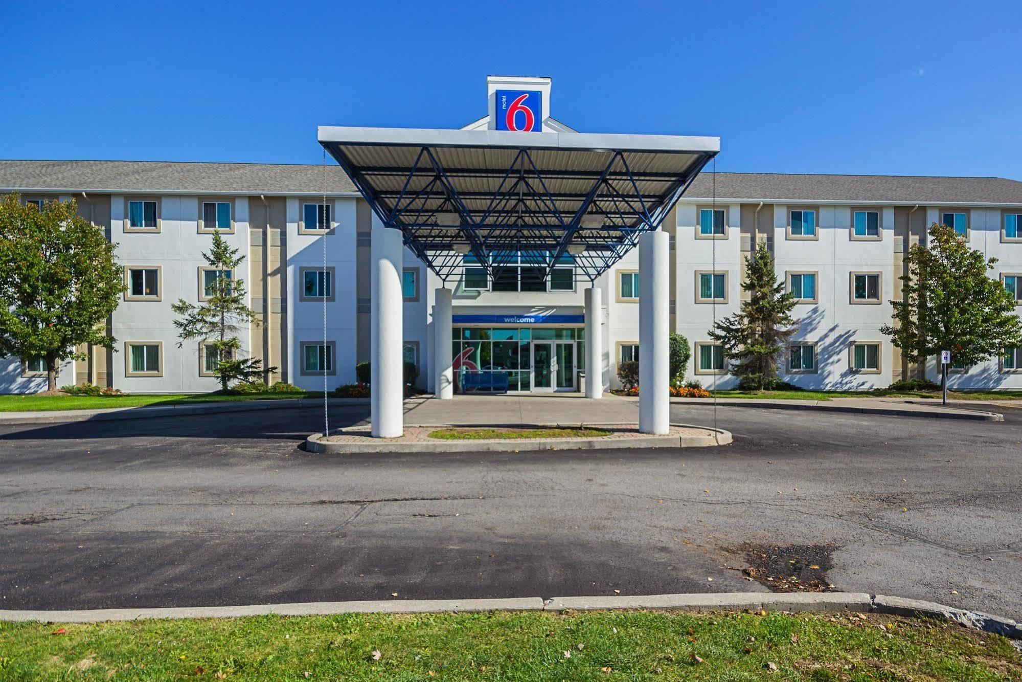 Hotel 6-whitby, On - Toronto East Whitby