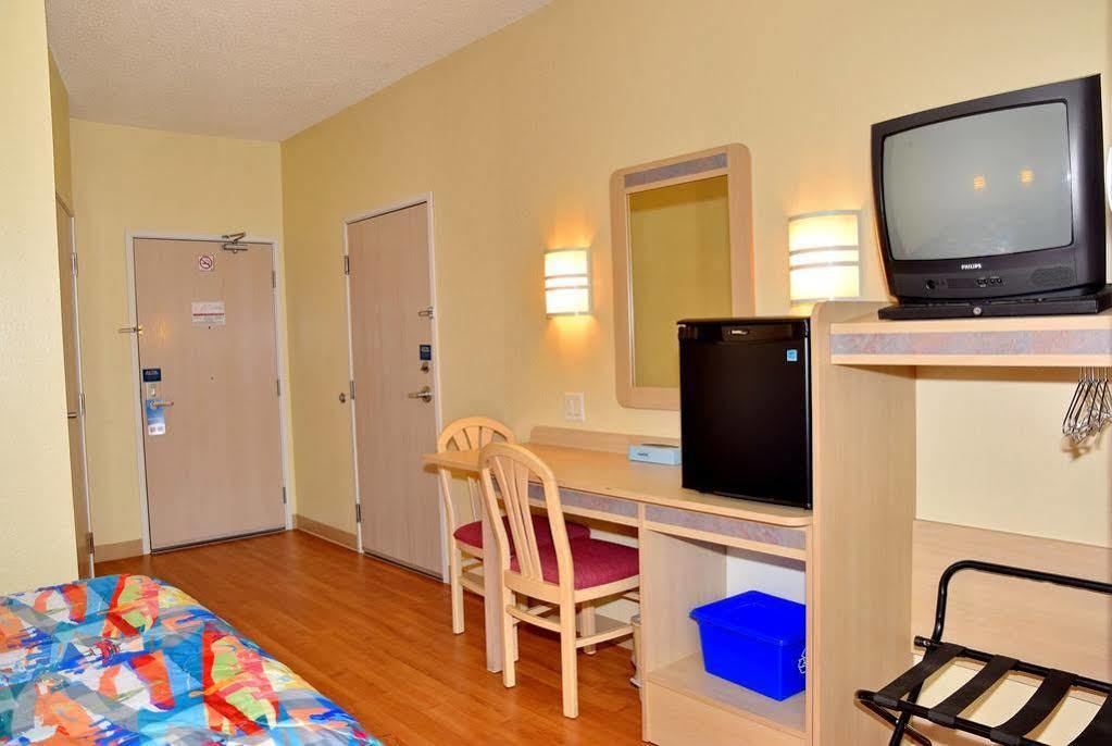 6-whitby, On - Toronto East Hotel 2*
